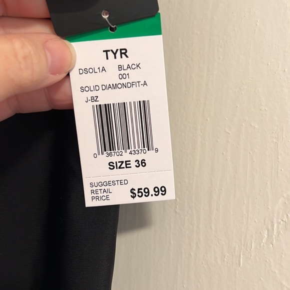 NO TAGS- Tyr Black One Piece Swim DiamondFit Size 36 - Picture 4 of 5